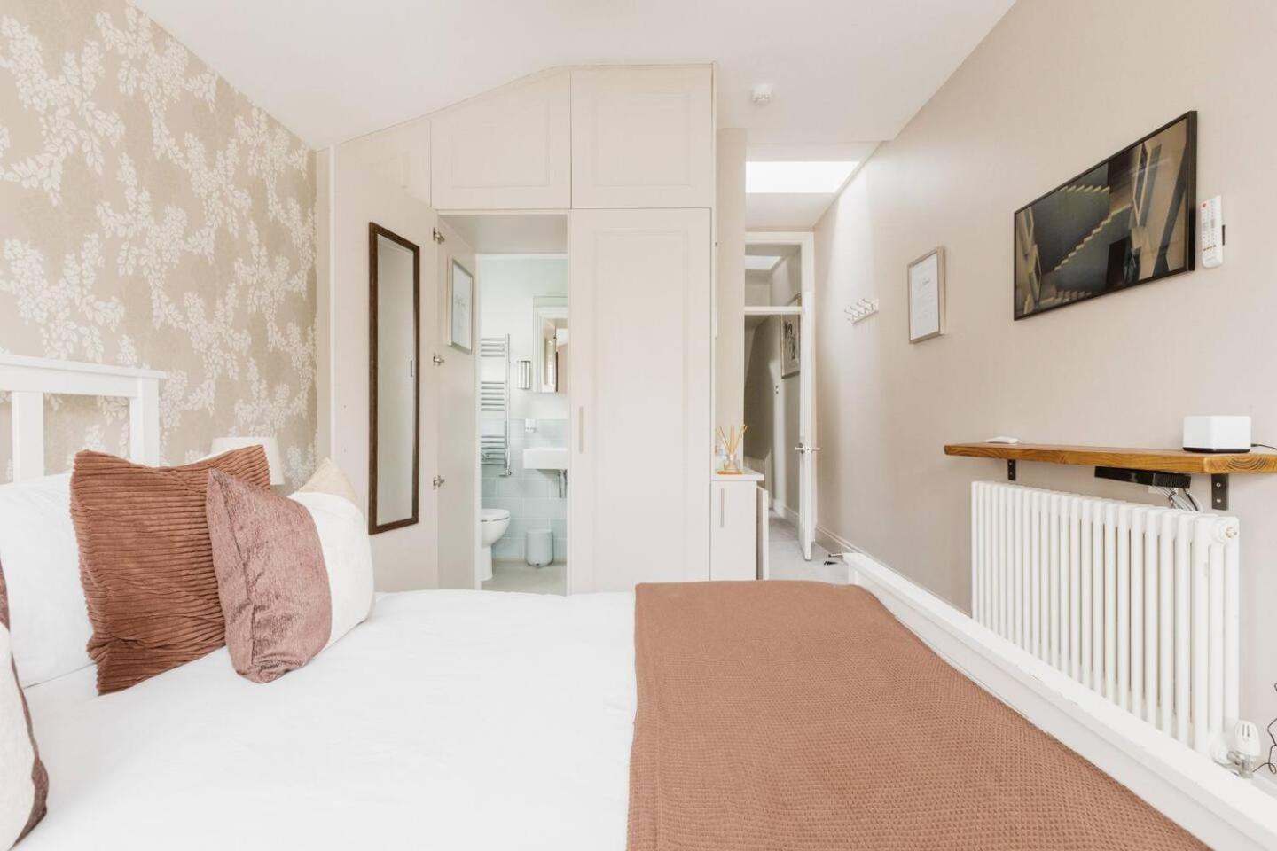 Luxury King-Bed Ensuite With Tranquil Garden Views London Exterior photo